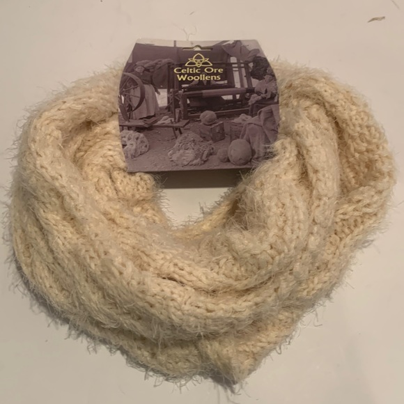 Celtic Ore Infinity Woman’s Scarf - Picture 1 of 4